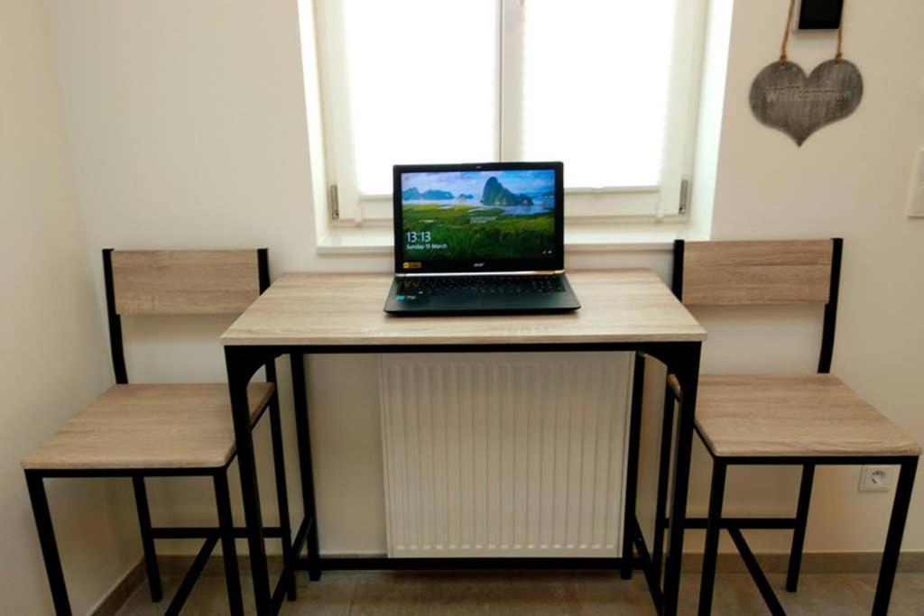 Pearl Studio Apart - King Bed - Netflix - Projector - Fast Wi-Fi Trier Exterior foto